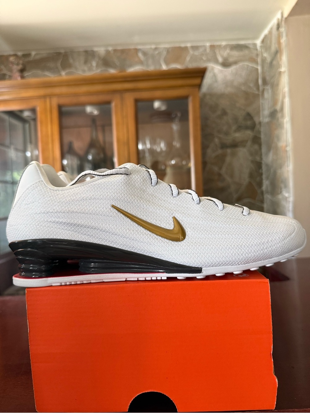 New Womens 9 Nike Shox Z White Gold Sneakers Lifestyle Shoes Deadstock HQ7540